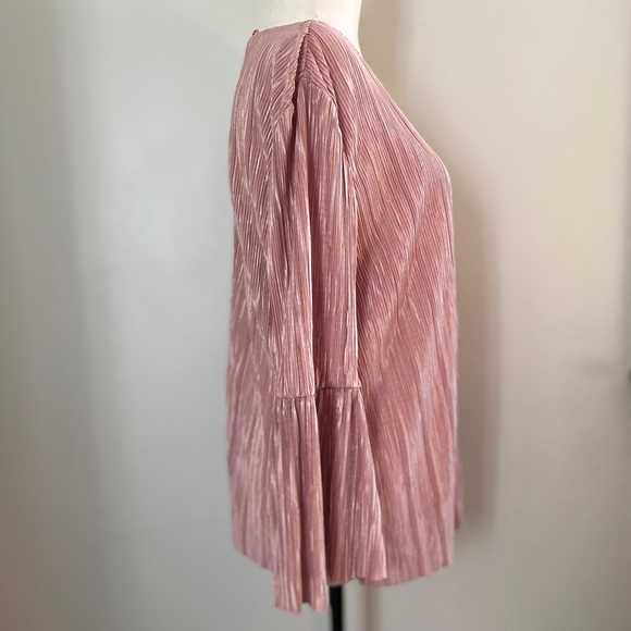 Vince Camuto Bell-Sleeve Pleated Pink Blouse - Picture 6 of 12